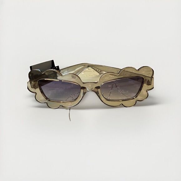 Vera Wang Accessories - Simply Vera VERA WANG Women’s Meilani Smokey Flower Sunglasses New